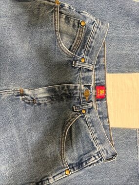 Wrangler Men's Relaxed Light Blue Denim Jeans